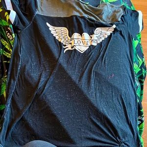 No boundaries heart shirt, black and white